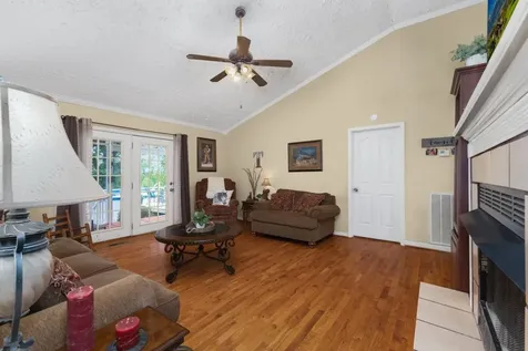 219 Thomas Farms Lane Morrison TN 37357