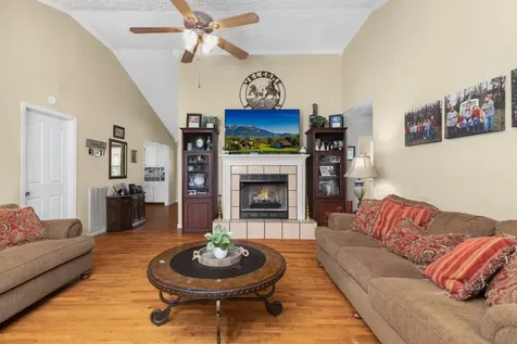 219 Thomas Farms Lane Morrison TN 37357
