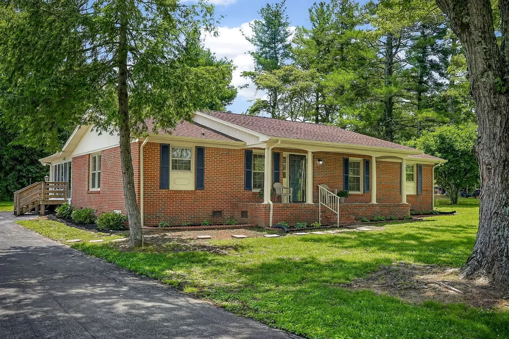 704 Anthony Avenue Smithville TN 37166