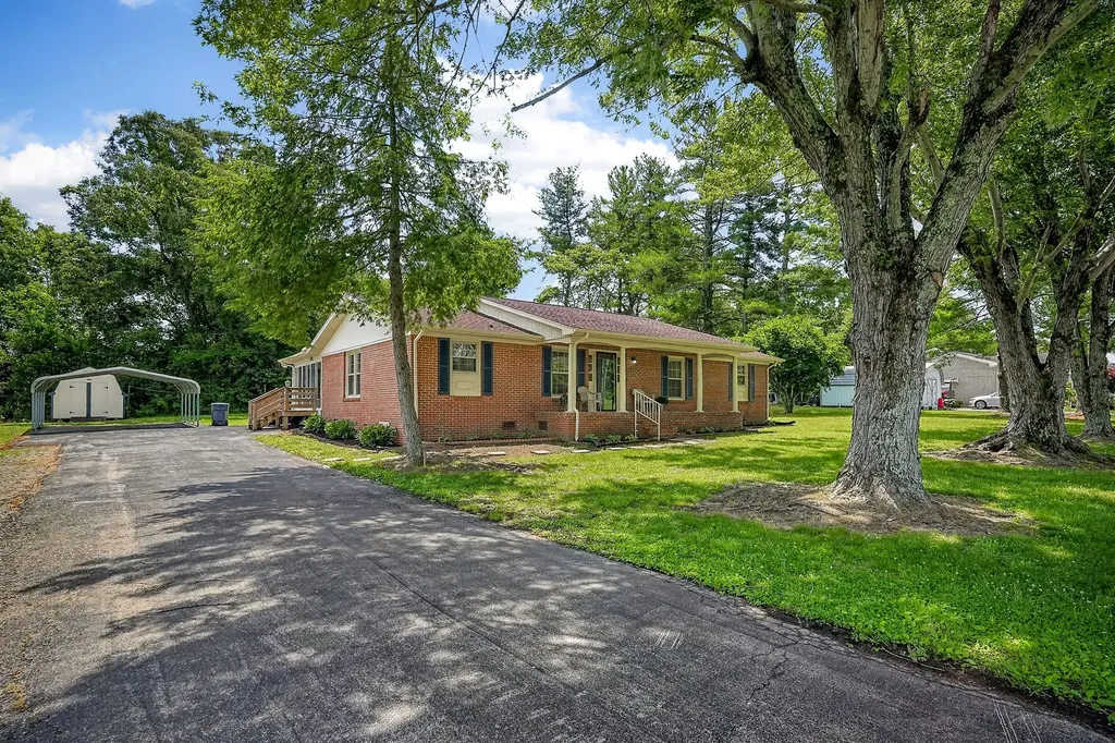 704 Anthony Avenue Smithville TN 37166