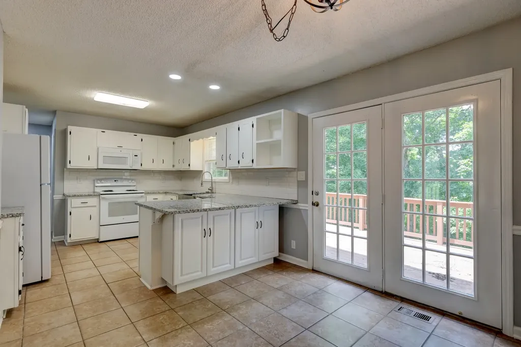 2587 Elkmont Drive Clarksville TN 37040