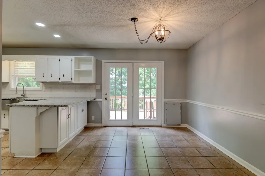 2587 Elkmont Drive Clarksville TN 37040
