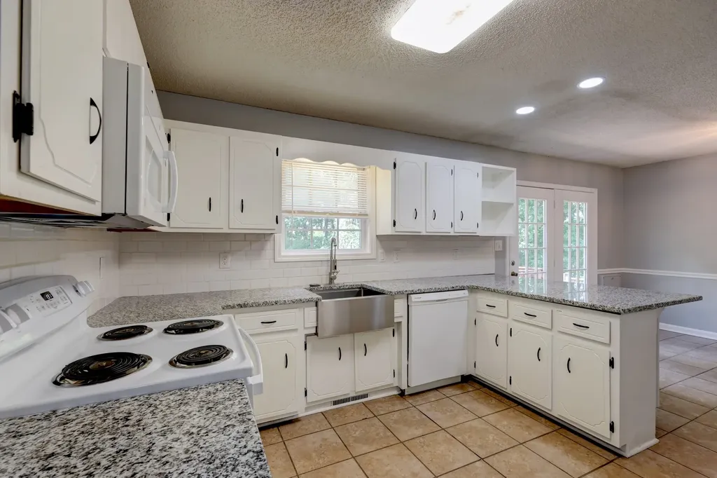 2587 Elkmont Drive Clarksville TN 37040