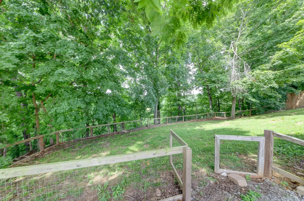 2587 Elkmont Drive Clarksville TN 37040