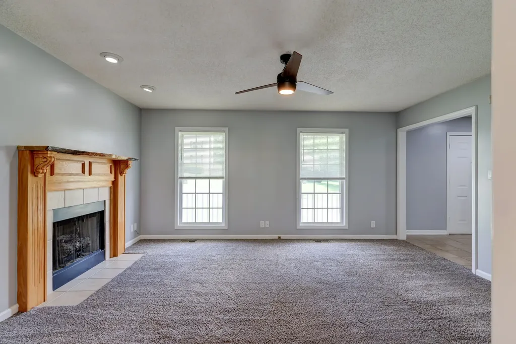 2587 Elkmont Drive Clarksville TN 37040