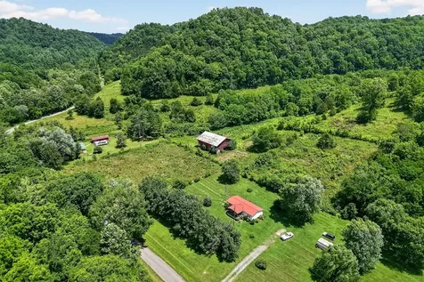 747 Hunting Creek Road Whitleyville TN 38588