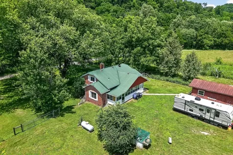 747 Hunting Creek Road Whitleyville TN 38588