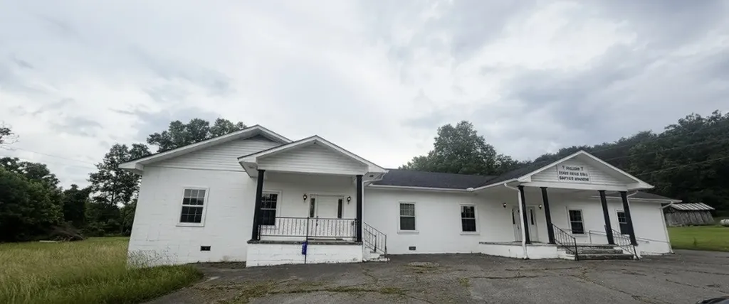 Palmer TN, 211 Rock Avenue
