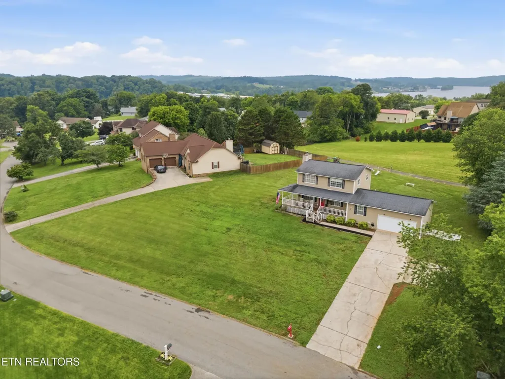724 Fairway Drive Loudon TN 37774