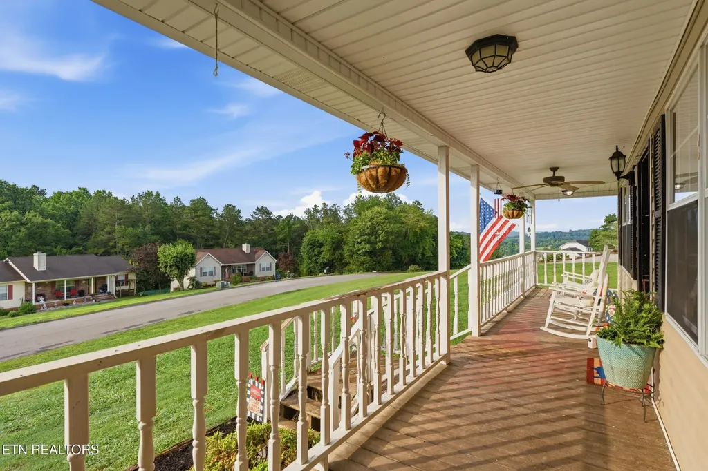 724 Fairway Drive Loudon TN 37774