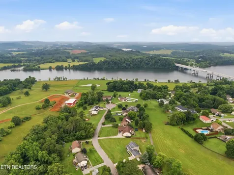724 Fairway Drive Loudon TN 37774