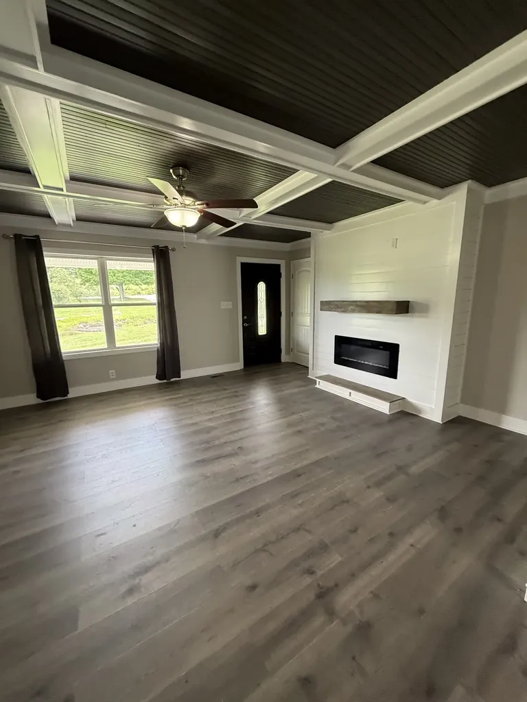 11725 Highway 25, E Hartsville TN 37074