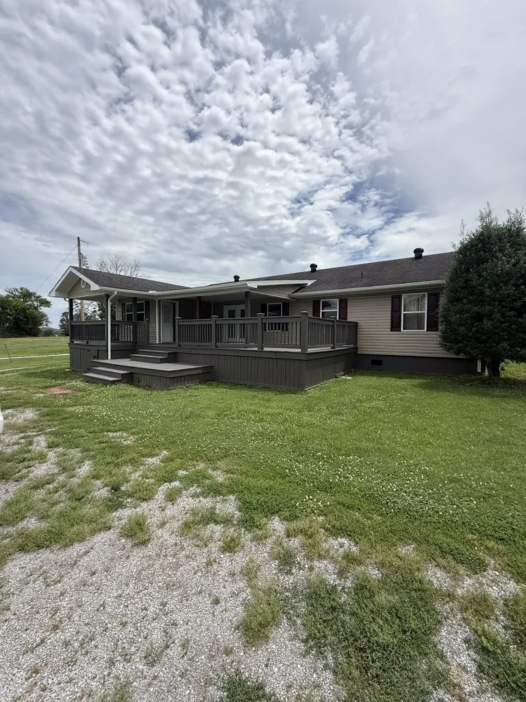 11725 Highway 25, E Hartsville TN 37074