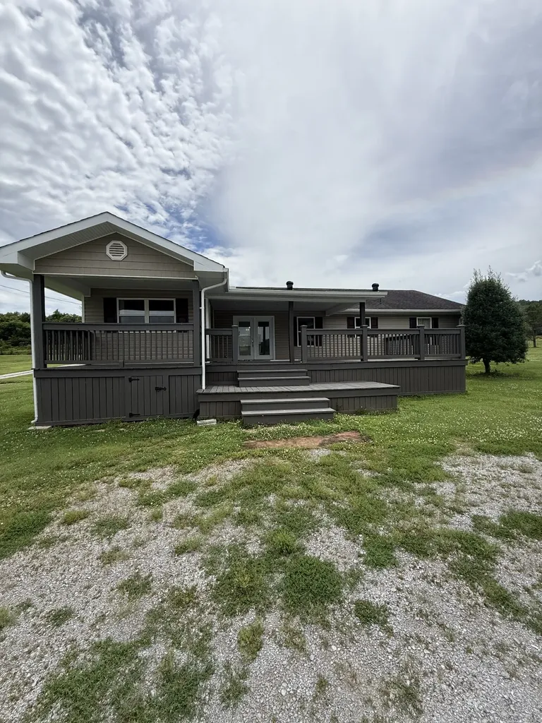 11725 Highway 25, E Hartsville TN 37074