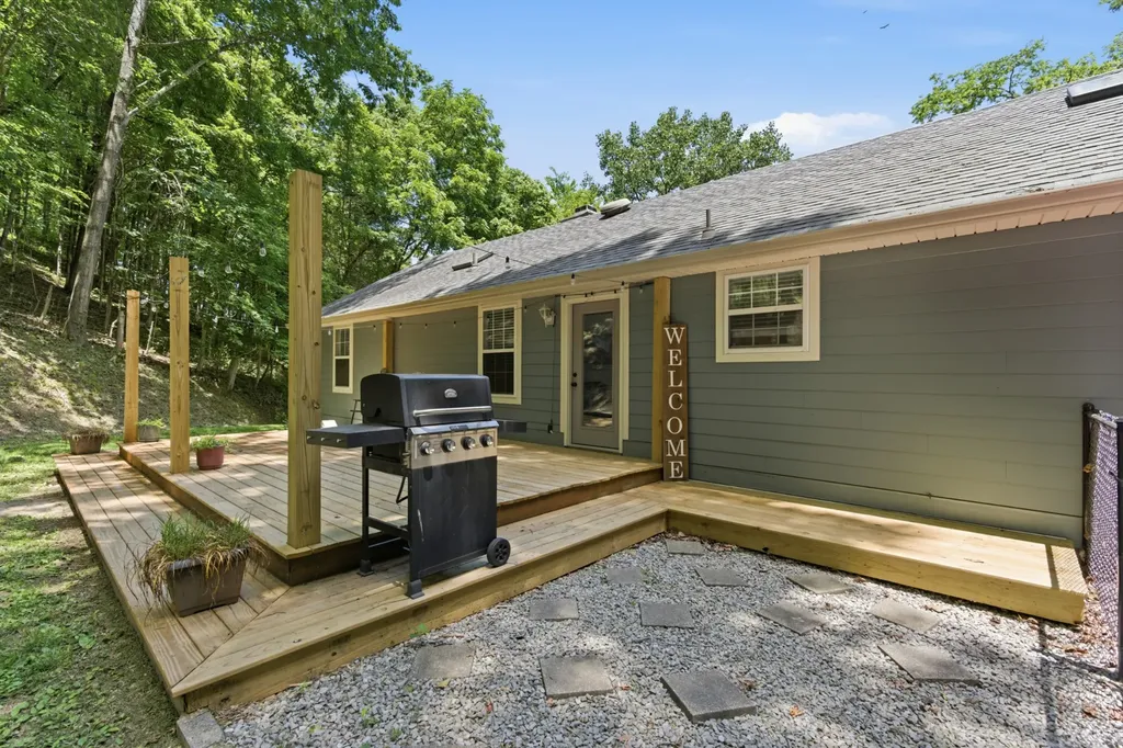 5041 Slaters Creek Access Road Goodlettsville TN 37072