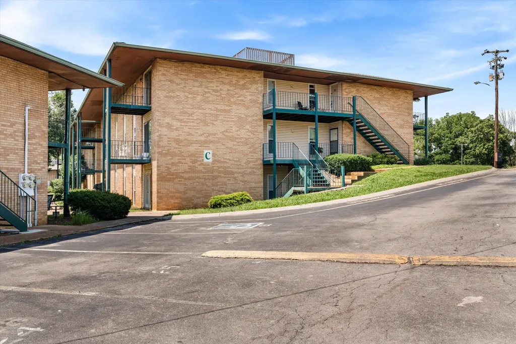 555 N Dupont Avenue Madison TN 37115