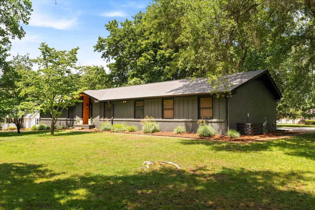 1014 Lochland Drive Gallatin TN 37066