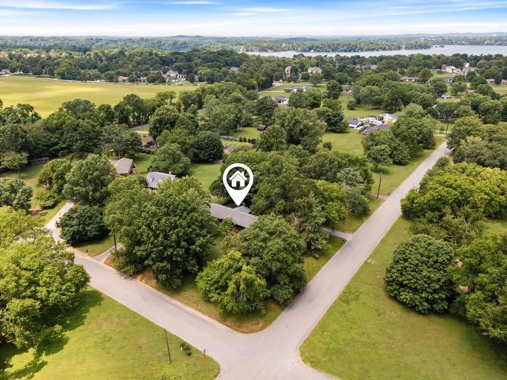 1014 Lochland Drive Gallatin TN 37066
