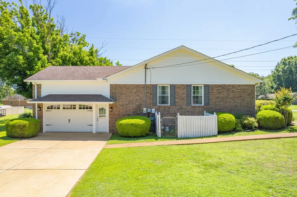 4011 Hays Drive Columbia TN 38401