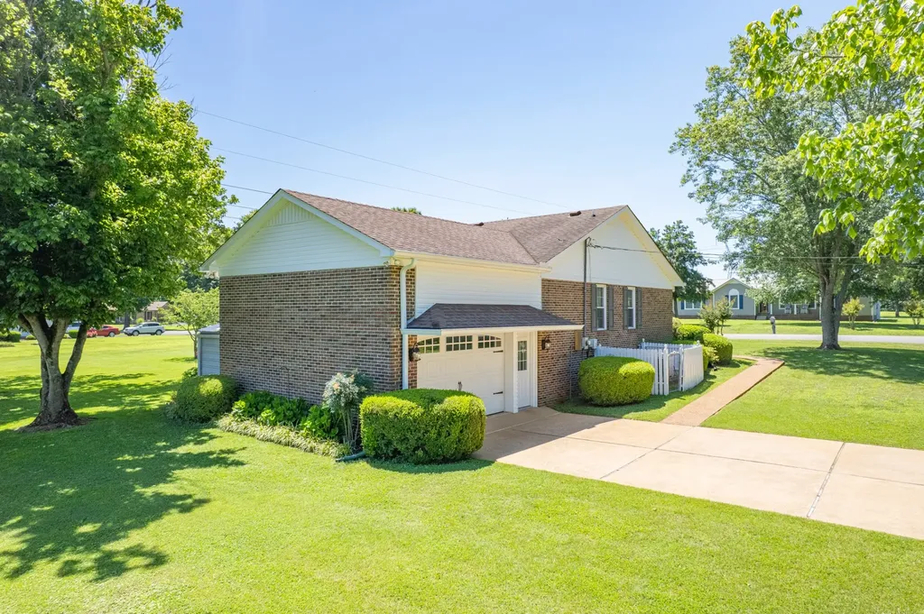 4011 Hays Drive Columbia TN 38401