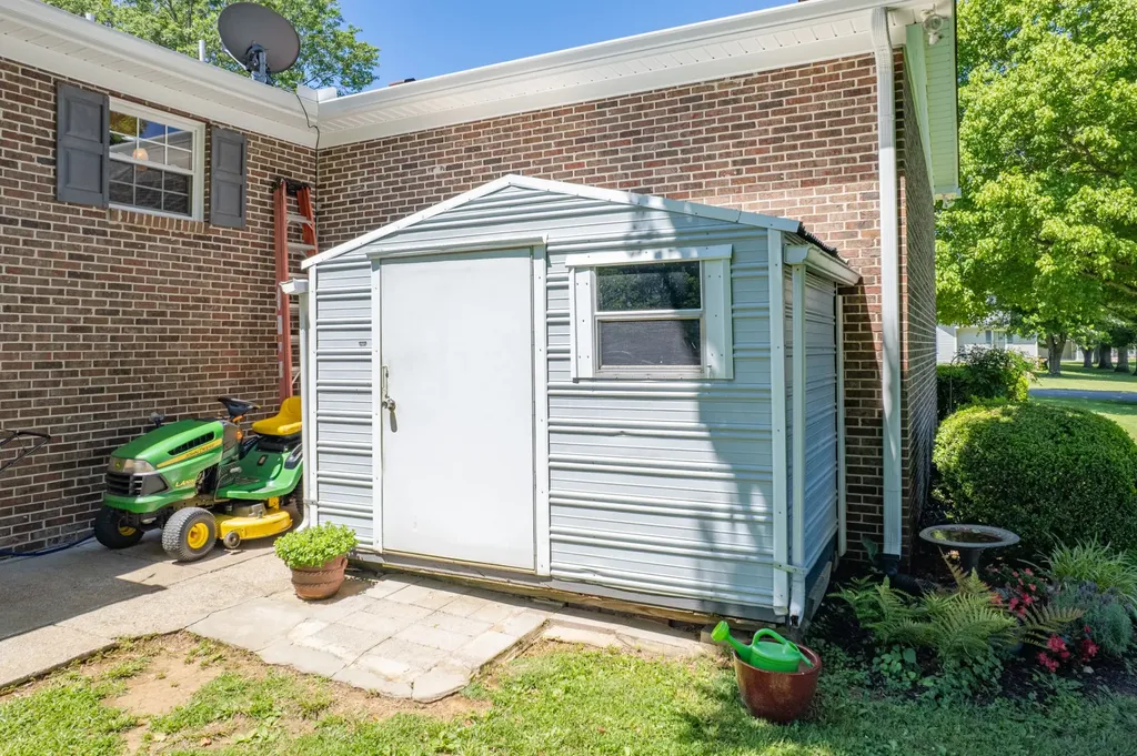 4011 Hays Drive Columbia TN 38401
