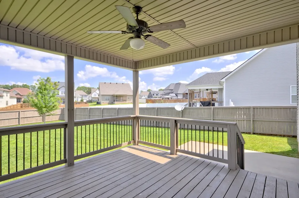 1332 Juniper Pass Clarksville TN 37043