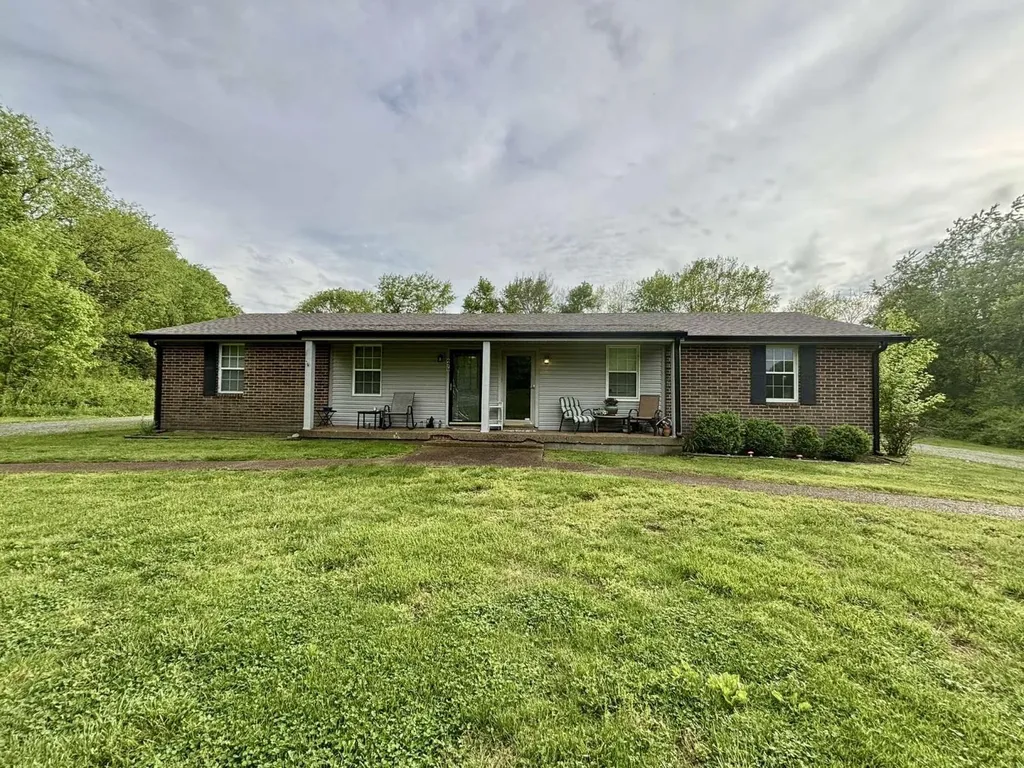 6479 Highway 76, E Springfield TN 37172