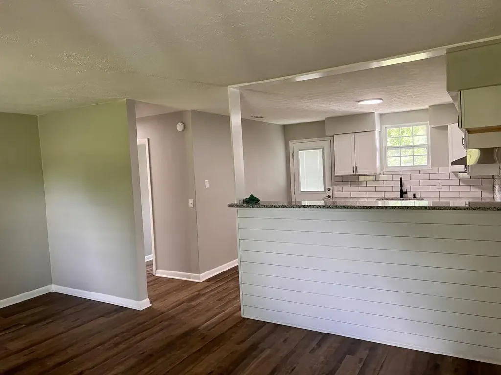 6479 Highway 76, E Springfield TN 37172