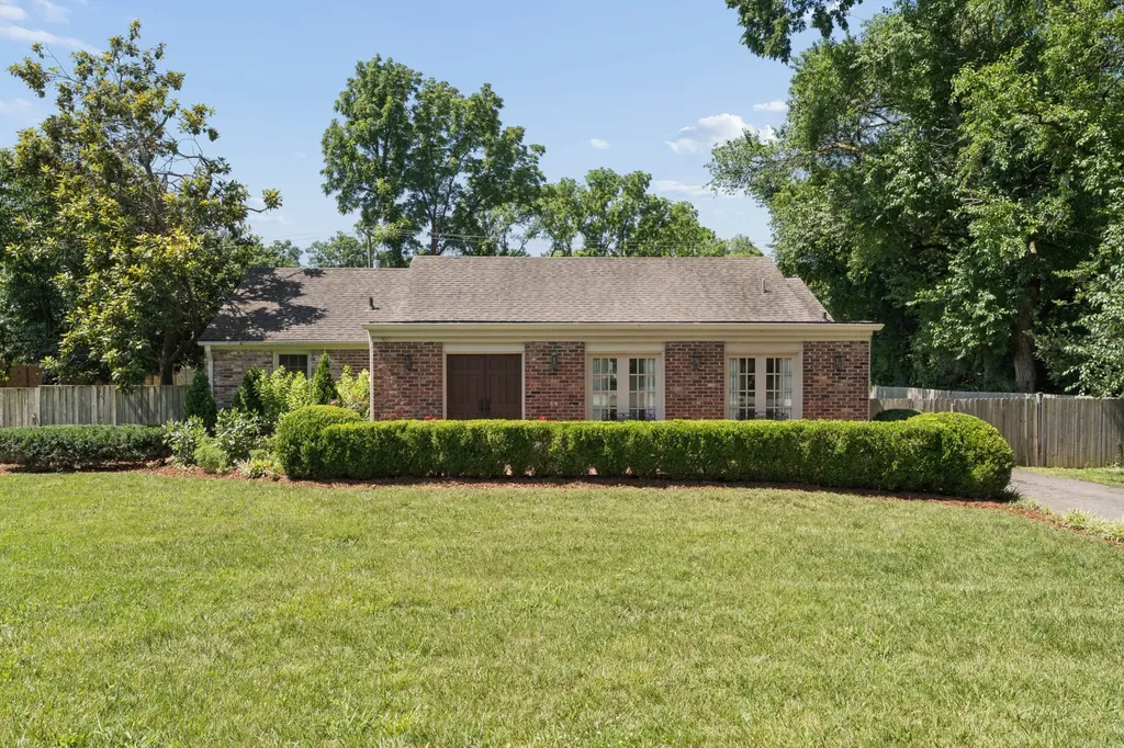 105 Brookfield Avenue Nashville TN 37205