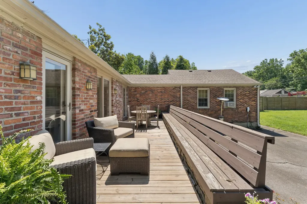 105 Brookfield Avenue Nashville TN 37205