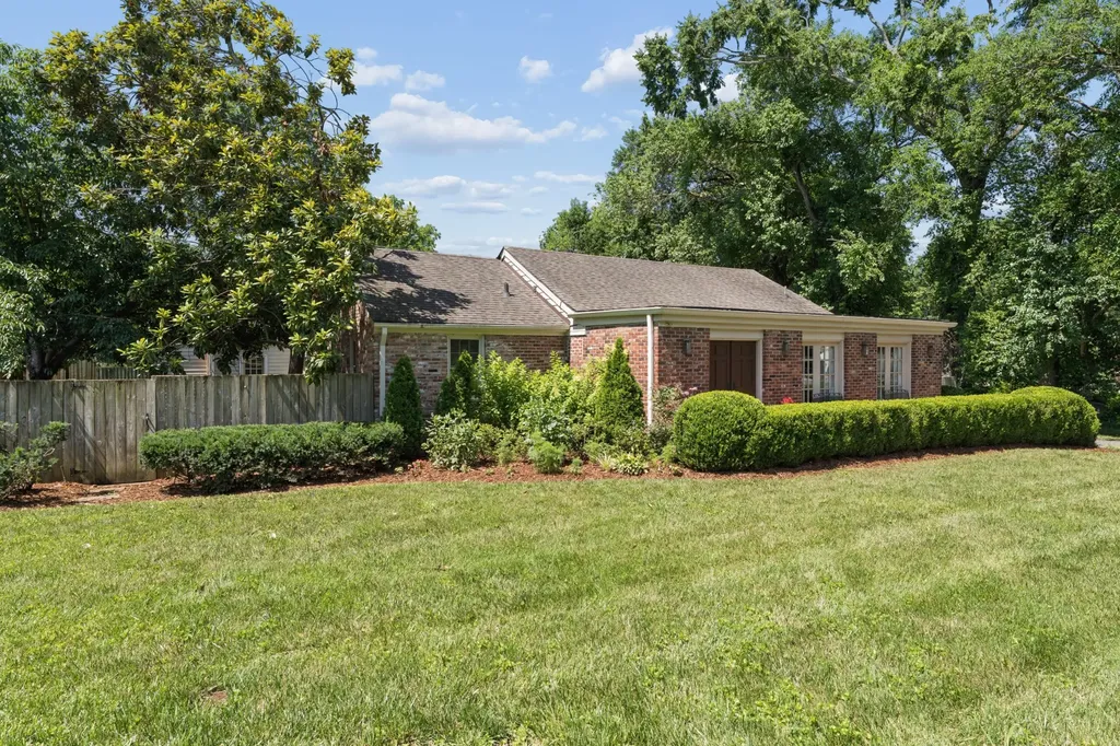 105 Brookfield Avenue Nashville TN 37205