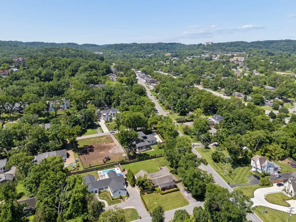 105 Brookfield Avenue Nashville TN 37205