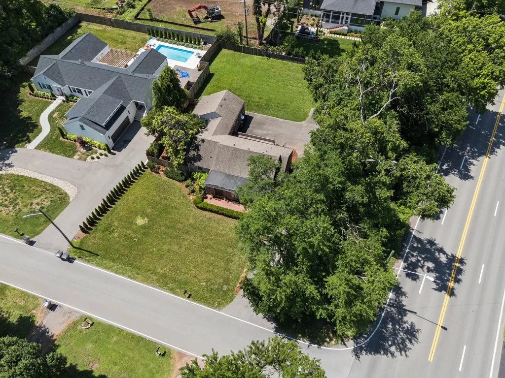 105 Brookfield Avenue Nashville TN 37205