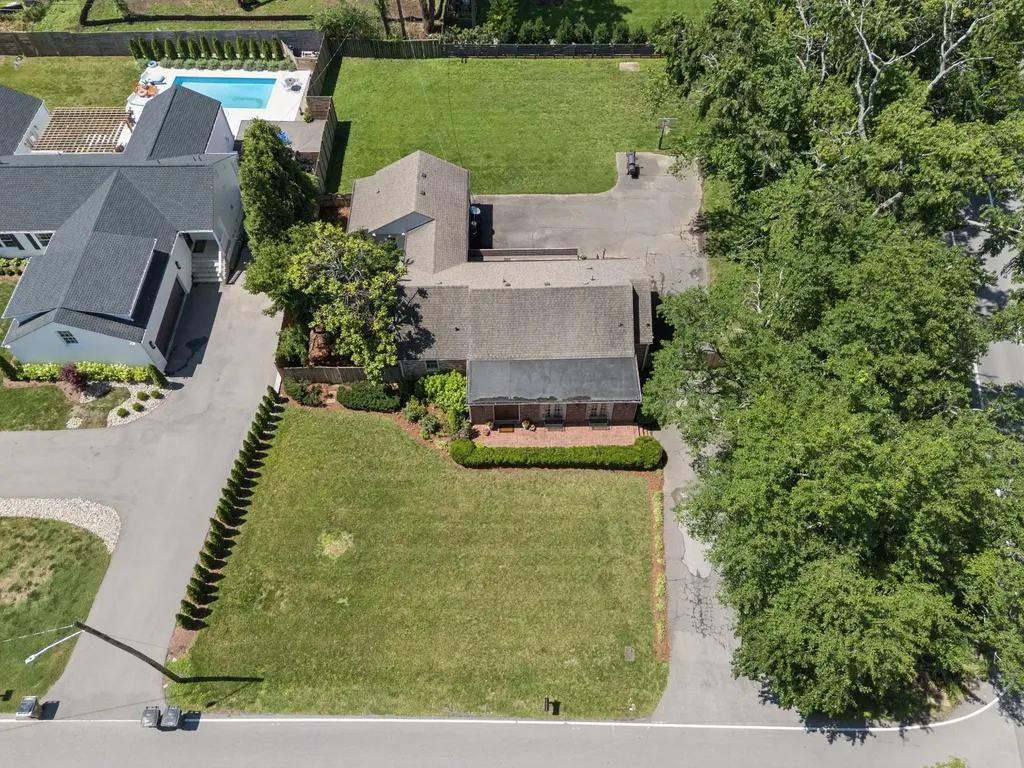 105 Brookfield Avenue Nashville TN 37205