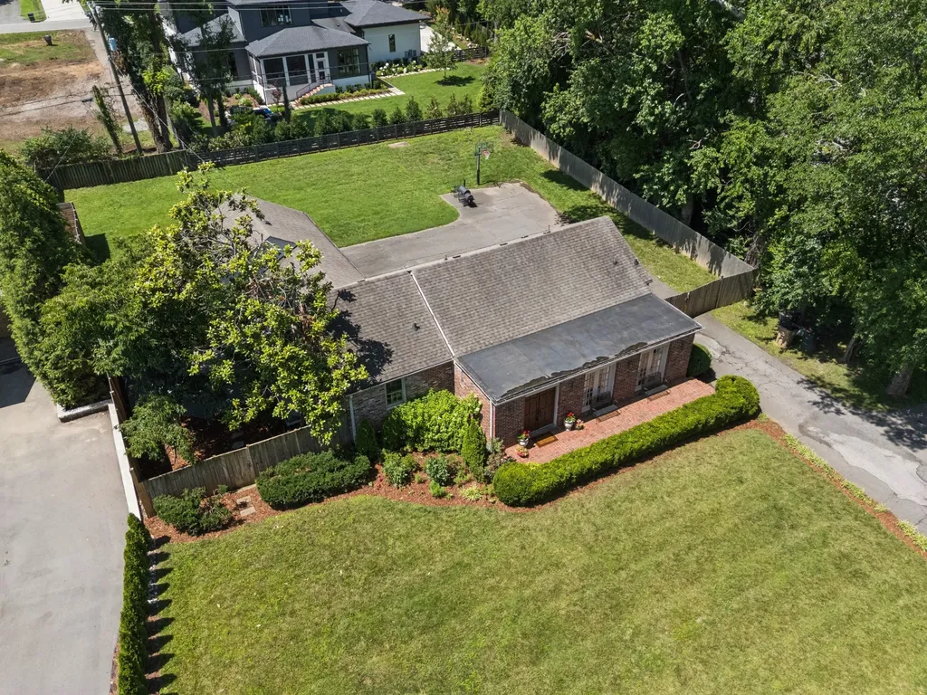 105 Brookfield Avenue Nashville TN 37205