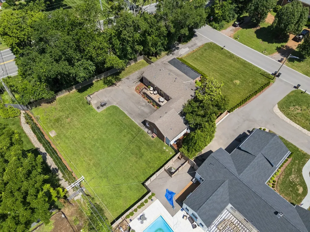 105 Brookfield Avenue Nashville TN 37205