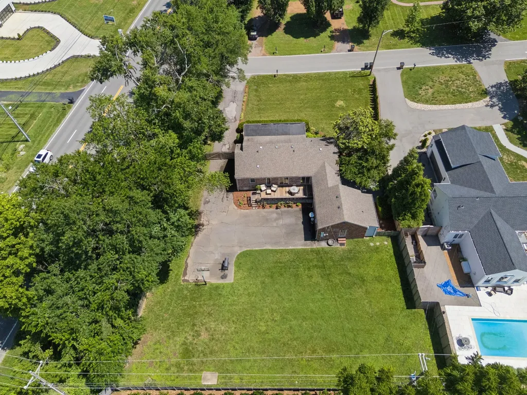 105 Brookfield Avenue Nashville TN 37205