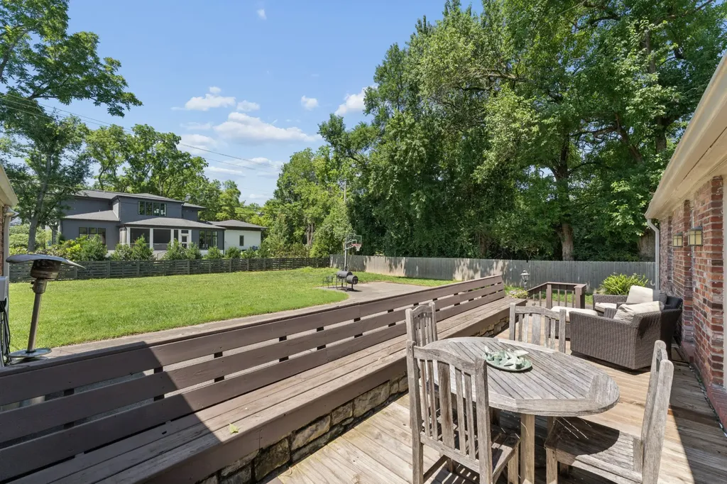 105 Brookfield Avenue Nashville TN 37205