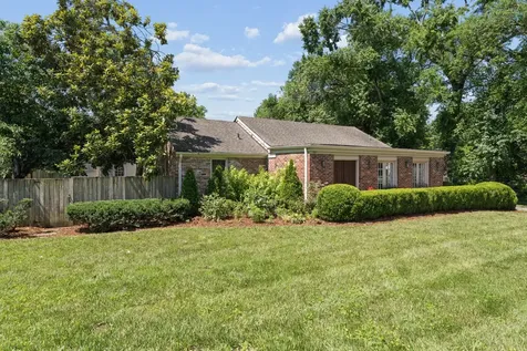 105 Brookfield Avenue Nashville TN 37205