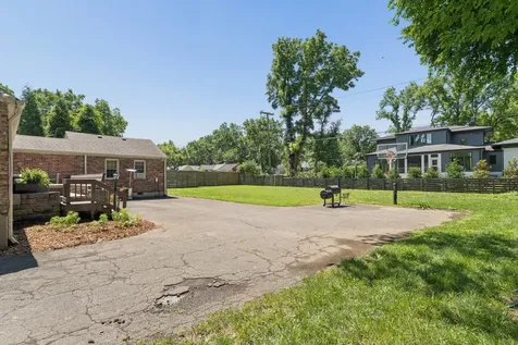 105 Brookfield Avenue Nashville TN 37205