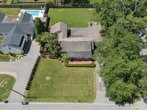 105 Brookfield Avenue Nashville TN 37205