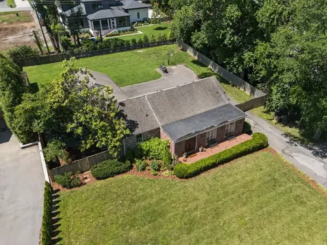 105 Brookfield Avenue Nashville TN 37205