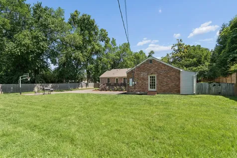 105 Brookfield Avenue Nashville TN 37205