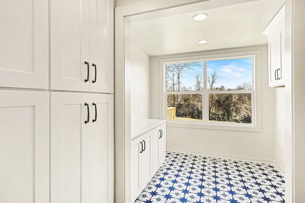 1616 Saundersville Ferry Road Mount Juliet TN 37122