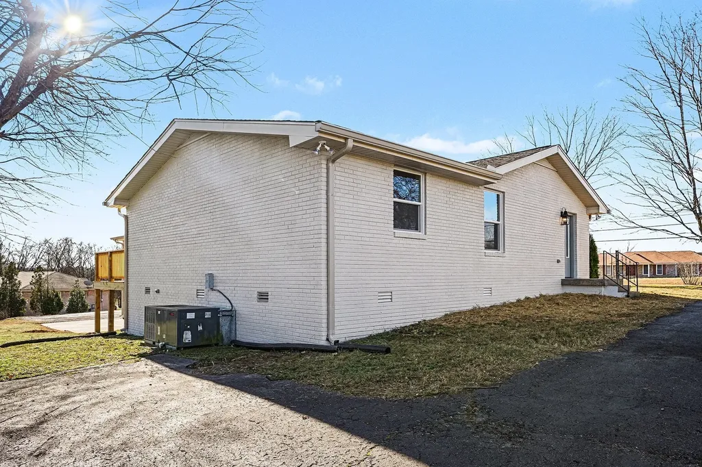 1616 Saundersville Ferry Road Mount Juliet TN 37122