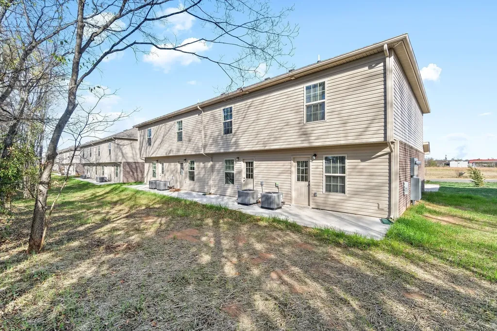 1000 Glenkirk Drive Clarksville TN 37042