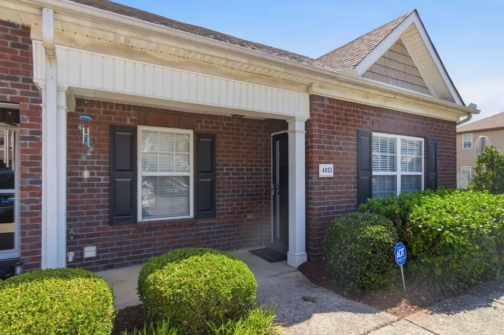 4053 George Buchanan Drive La Vergne TN 37086