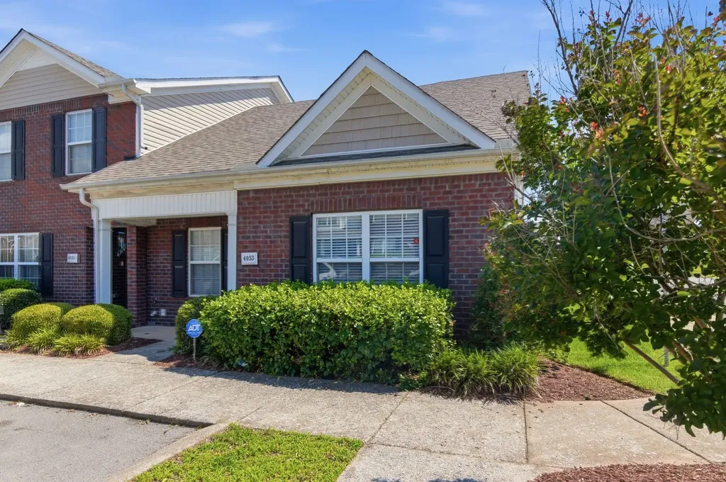 4053 George Buchanan Drive La Vergne TN 37086