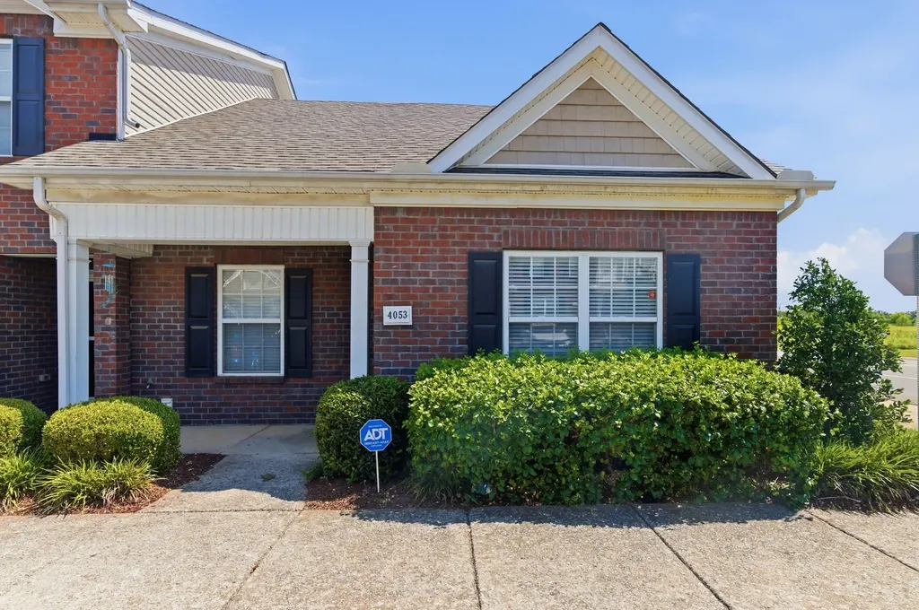 4053 George Buchanan Drive La Vergne TN 37086
