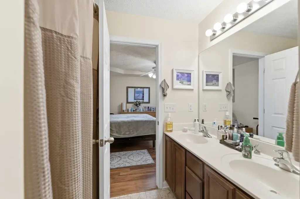 4053 George Buchanan Drive La Vergne TN 37086
